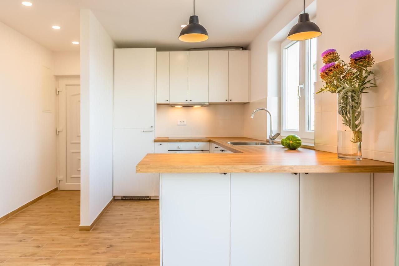 Adris Apartments Omiš Dış mekan fotoğraf