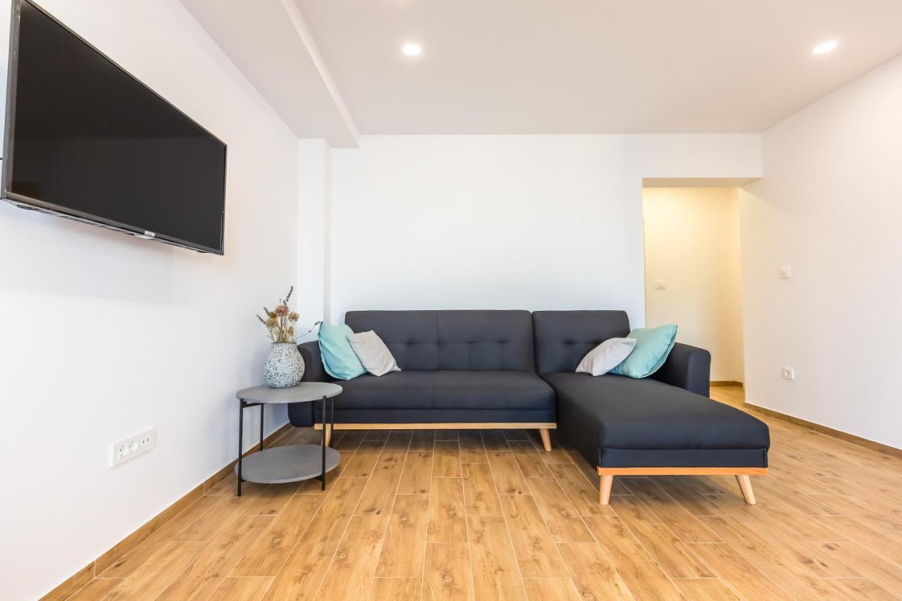 Adris Apartments Omiš Dış mekan fotoğraf