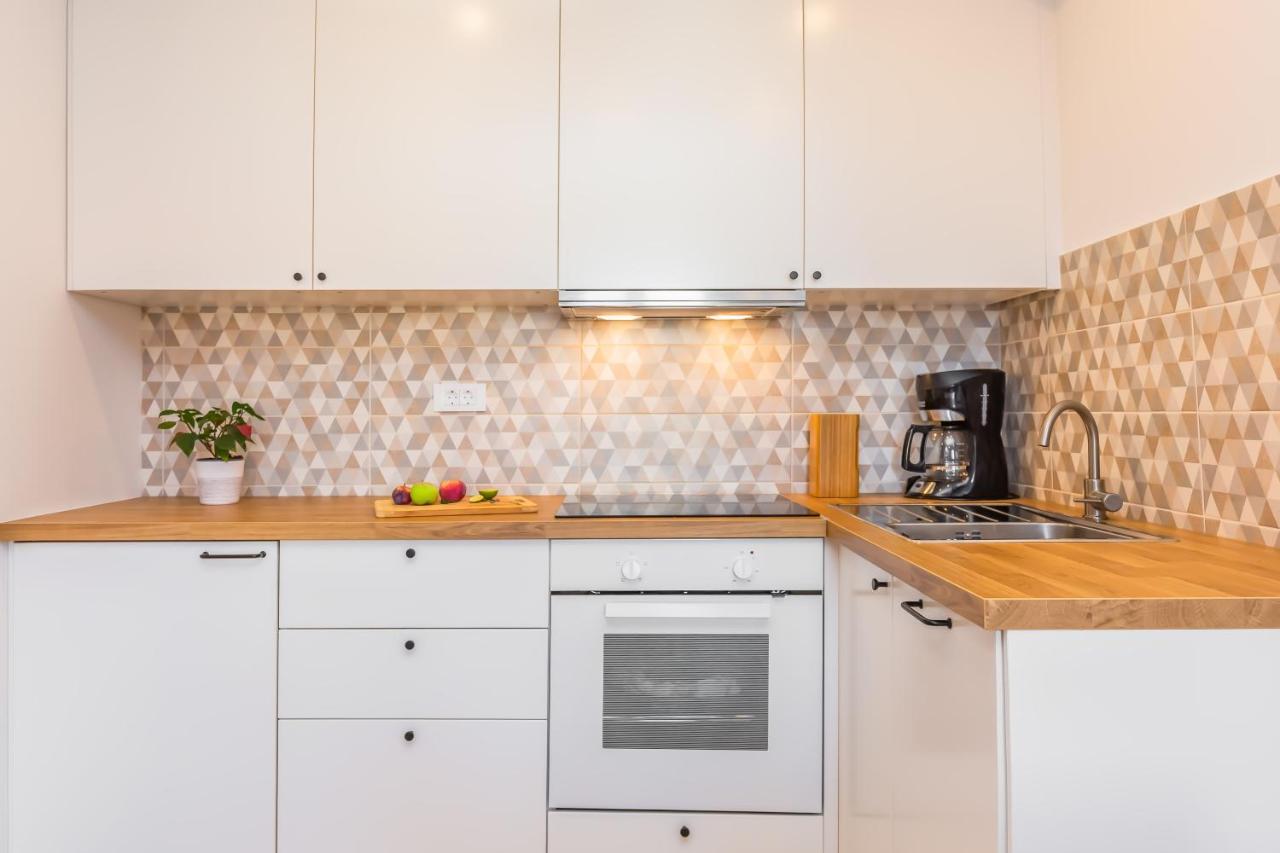 Adris Apartments Omiš Dış mekan fotoğraf