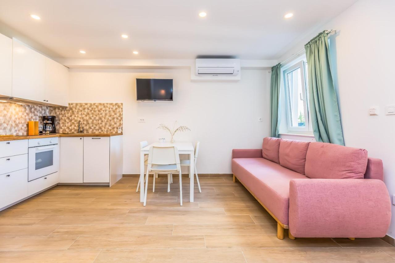 Adris Apartments Omiš Dış mekan fotoğraf
